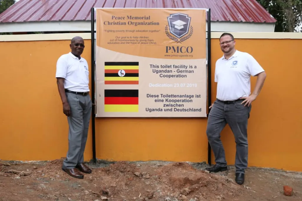 Juli 2019 – Fertigstellung und Einweihung der Toilettenanlage – PMCO Uganda e.V.