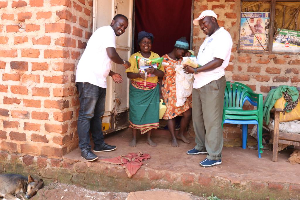 September 2019 – Besuch der Familien unserer PMCO Kinder – PMCO Uganda e.V.