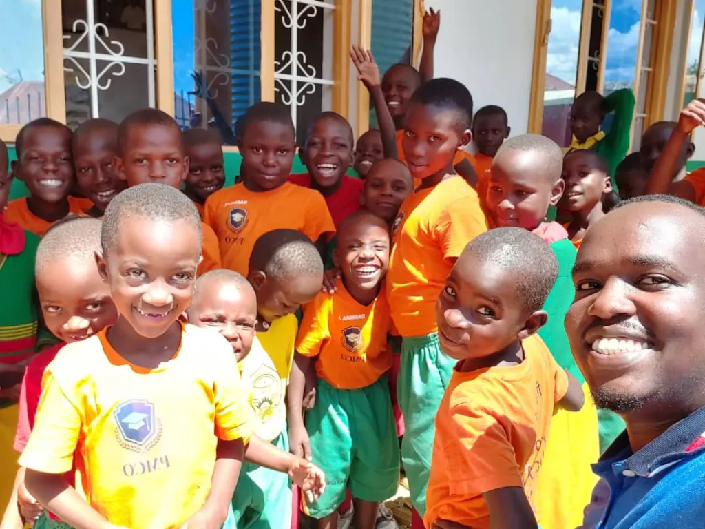 Februar 2020 – Besuch der Kinder in der neuen Schule – PMCO Uganda e.V.