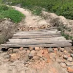 Brücke zum Dorf im Distrikt Mityana