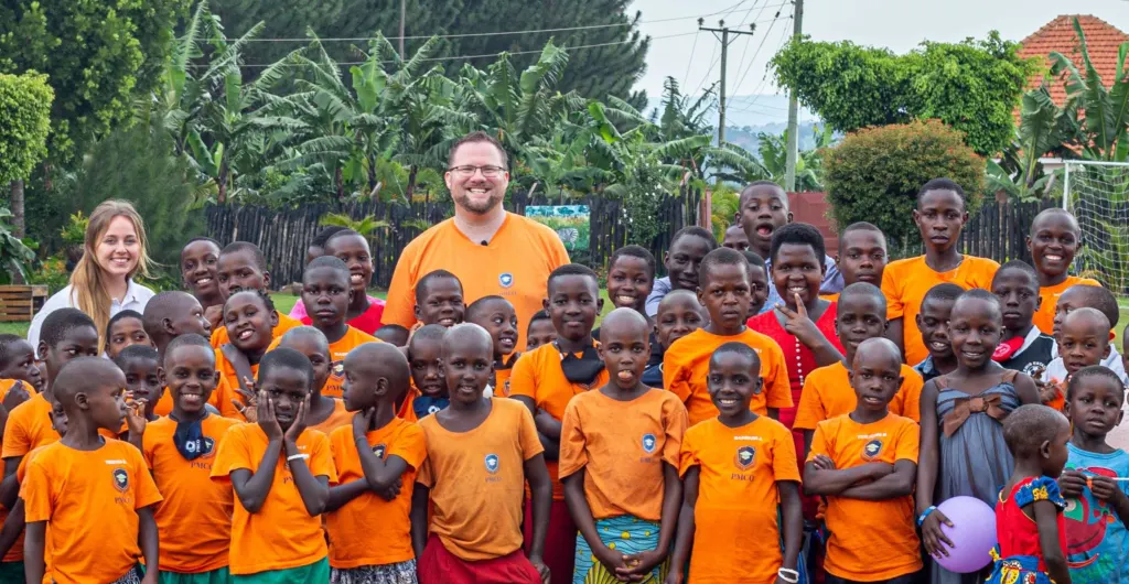 Durch soziales Engagement als UNTERNEHMEN den Wert steigern – PMCO Uganda e.V.