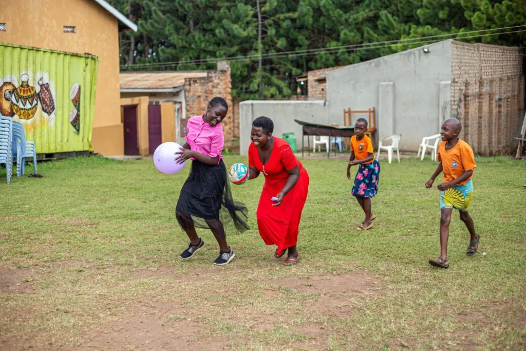 Advent und Weihnachtsgrüße von Thomas Bleile und PMCO aus Uganda in Afrika – PMCO Uganda e.V.