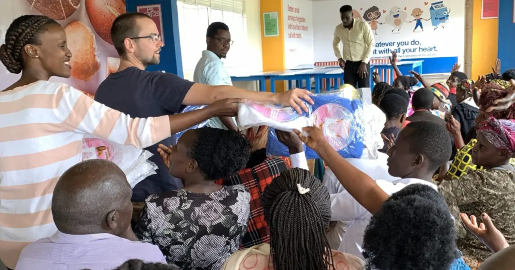 neue Moskitonetze – PMCO Uganda e.V.